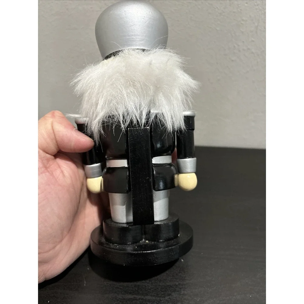 Oakland Raiders ~ Sports Collectors Christmas Nutcracker 6